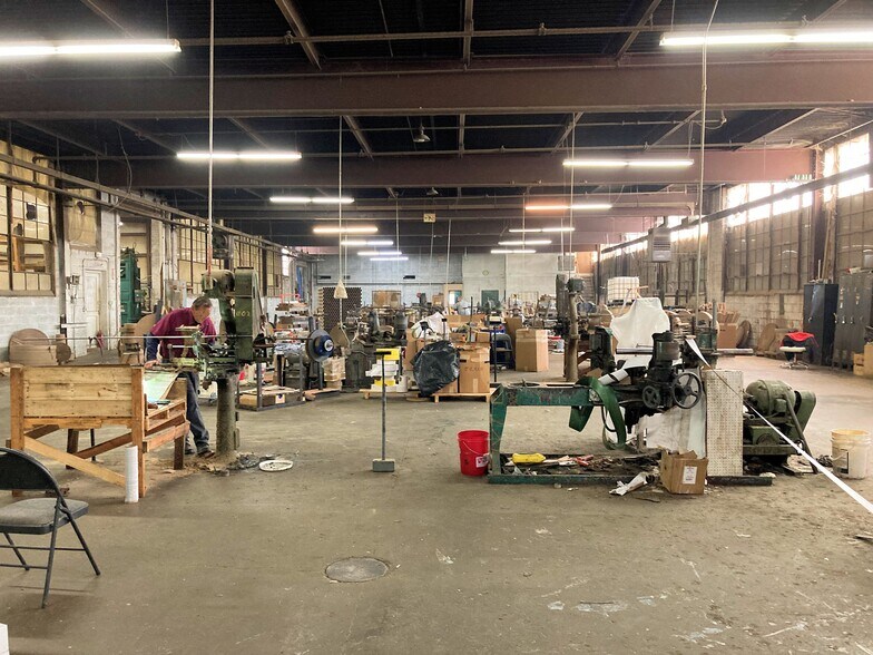 More Photos Of 4810 W 139th St, Cleveland Manufacturing For Sale