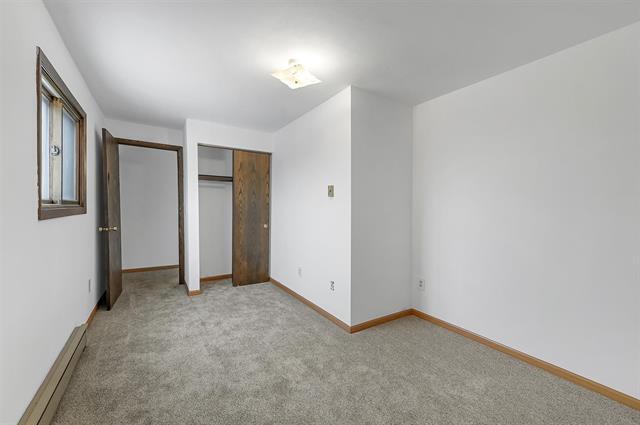 More Photos Of 821 S Broadway, Green Bay Restaurant For Sale