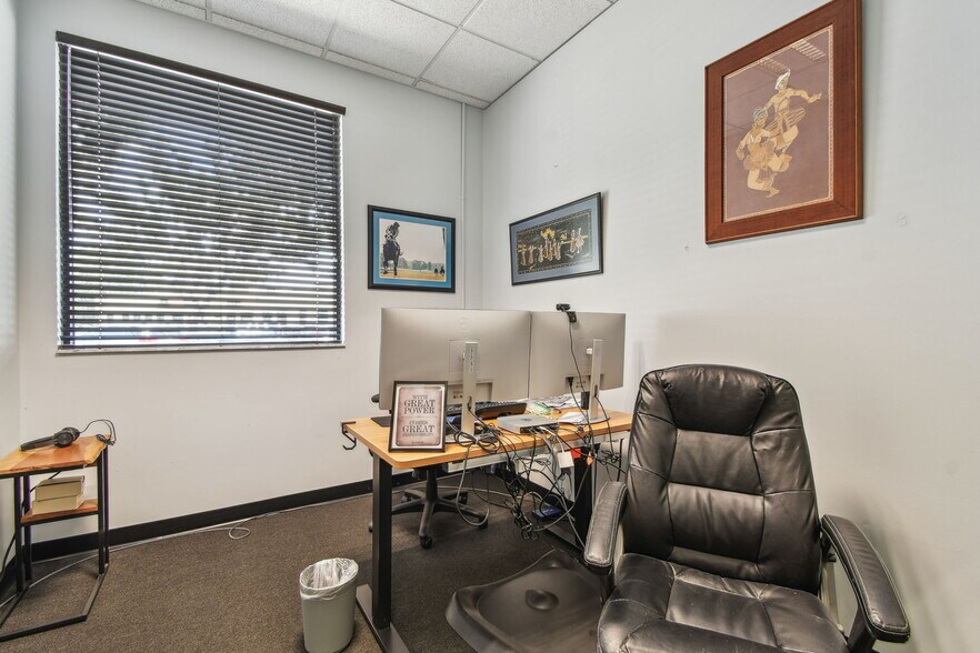 More Photos Of 10901 Danka Cir N, Saint Petersburg Office For Sale