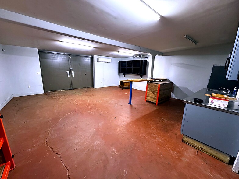 More Photos Of 11 E Jones Ave, Phoenix Warehouse For Sale