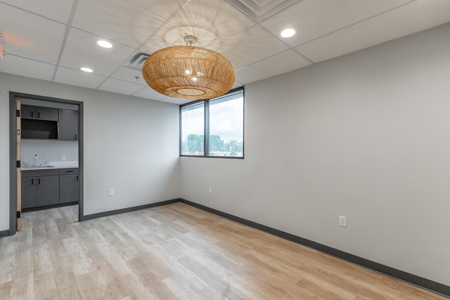 More Photos Of 929 Spring Creek Rd, Chattanooga Medical For Lease