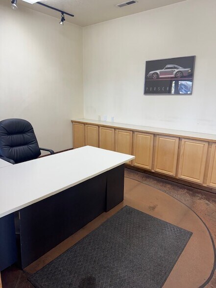 More Photos Of 3312 Wall Ave, Ogden Auto Dealership For Sale