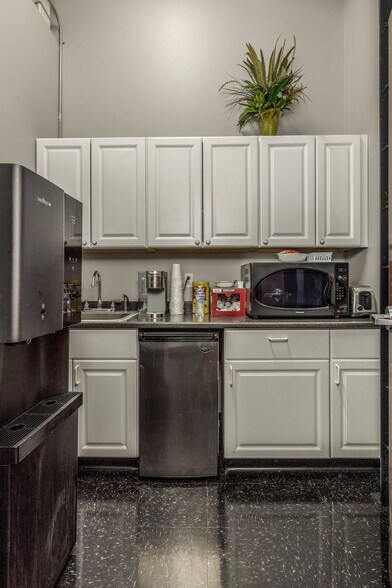 More Photos Of 750 W Canfield Ave, Coeur d'Alene Industrial For Sale