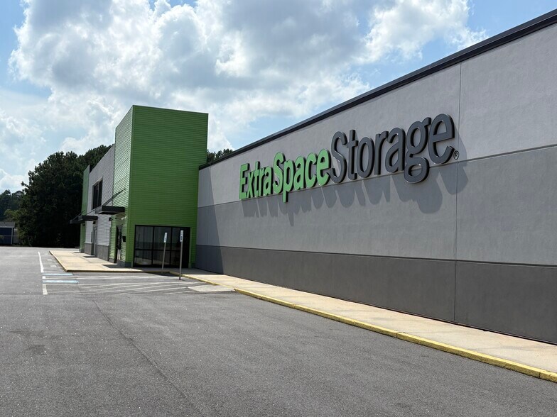 Primary Photo Of 2729 E Palmetto, Florence Freestanding For Sale