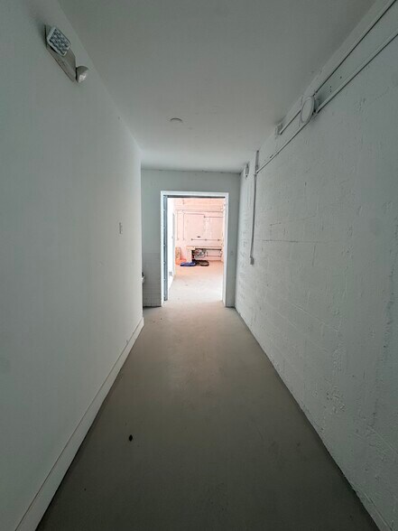 More Photos Of 345 NW 24th St, Miami Storefront Retail Office For Sale