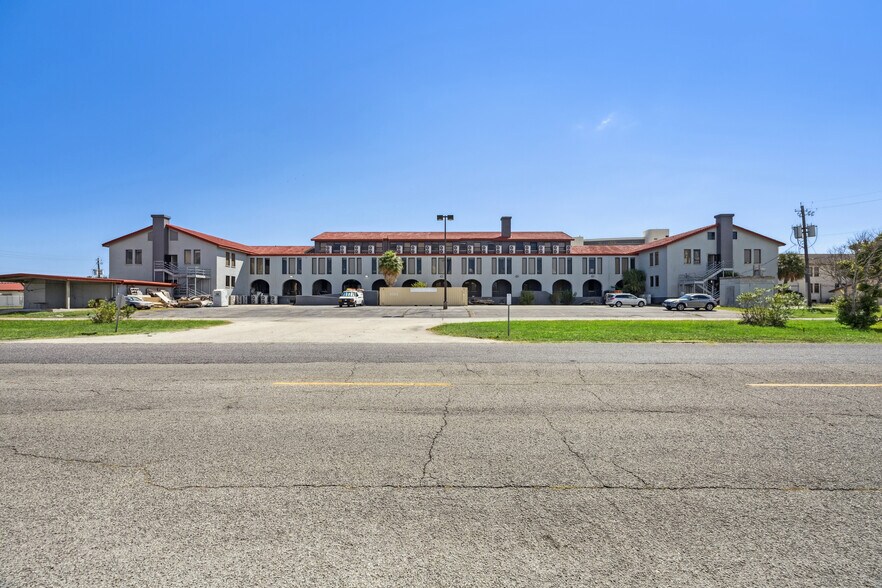 Primary Photo Of 5005 Avenue U, Galveston Hotel For Sale