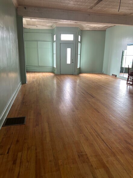 More Photos Of 2715 Hammonds Ferry Rd, Lansdowne Specialty For Lease