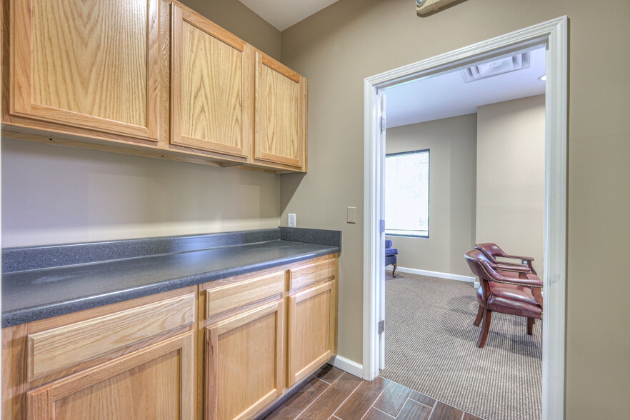 More Photos Of 106 Mission Ct, Franklin Office For Sale