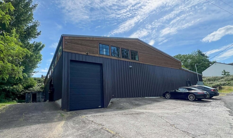 More Photos Of 7024 N Richards St, Portland Warehouse For Sale
