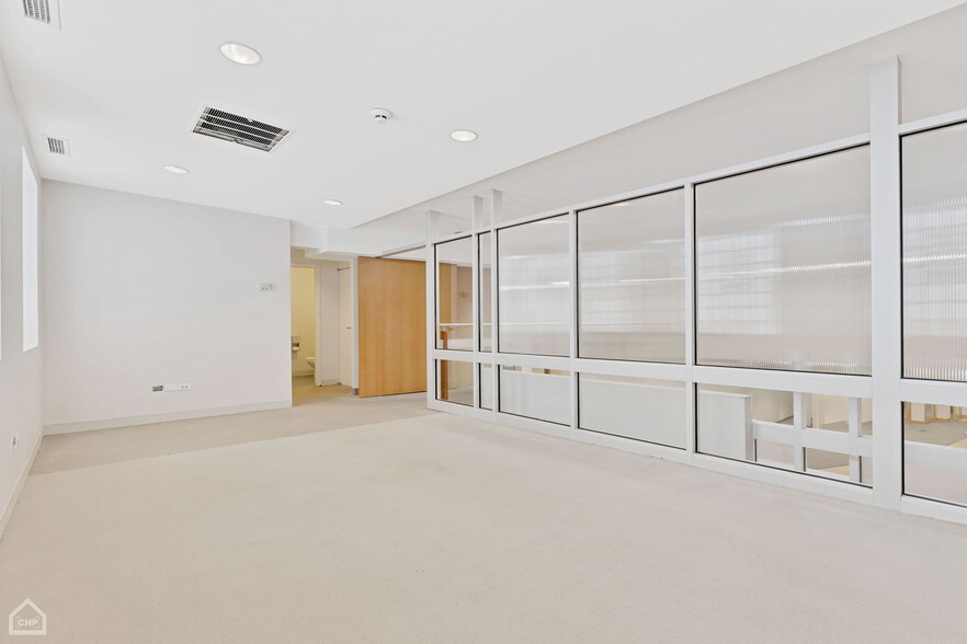 More Photos Of 1309-1311 E 57th St, Chicago Office For Lease