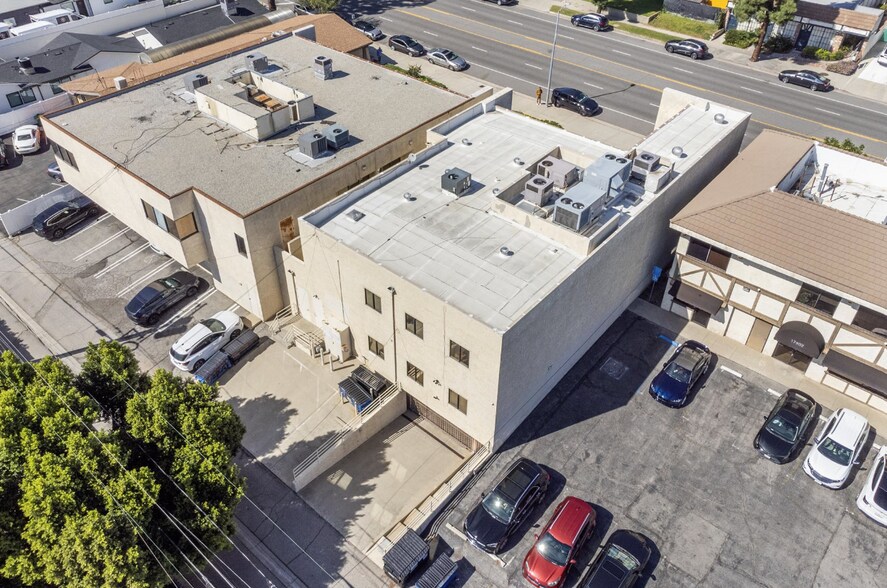More Photos Of 17408 Chatsworth St, Granada Hills Office For Sale