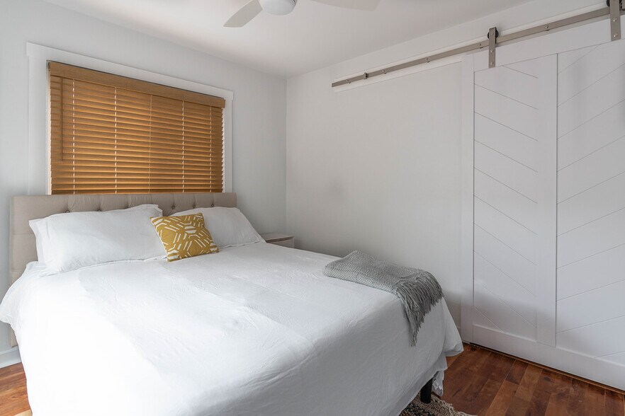 More Photos Of 4851-4855 Narragansett Ave, San Diego Apartments For Sale