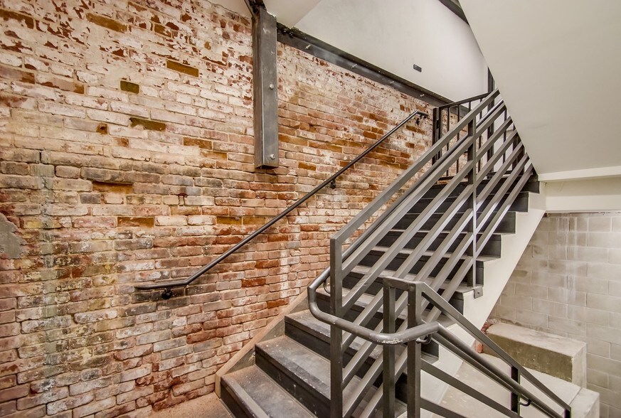 More Photos Of 625-629 8th Ave, San Diego Loft Creative Space For Lease