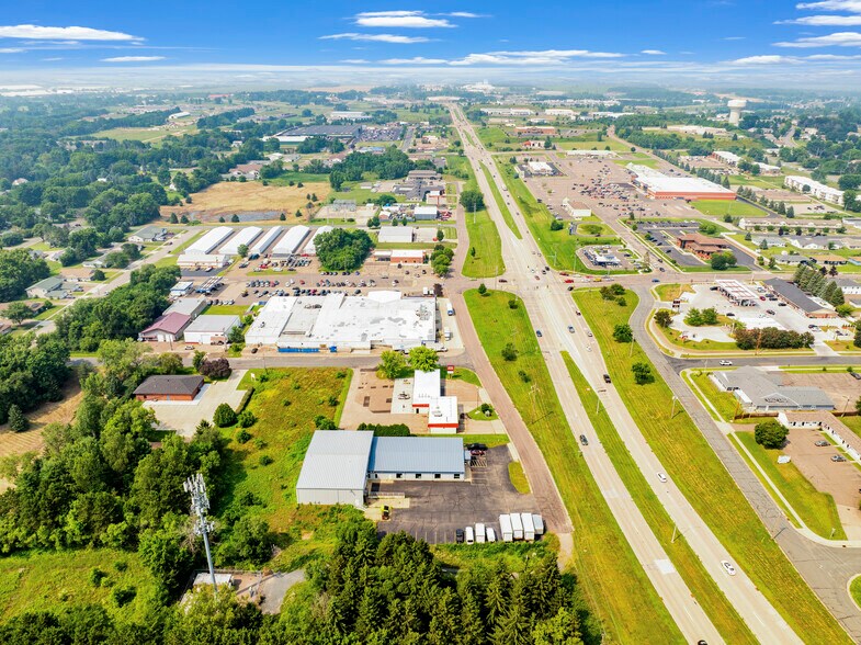 More Photos Of 2236 Mercantile Dr, Eau Claire Auto Repair For Sale