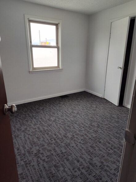 More Photos Of 28855 Van Dyke Ave, Warren Storefront Retail Office For Lease