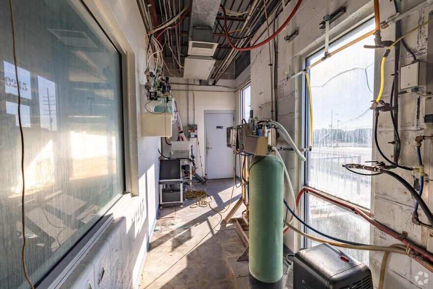 More Photos Of 10215 Watson Rd, Saint Louis Carwash For Lease