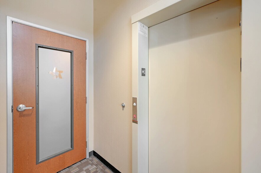 More Photos Of 333 US HWY 290 E, Dripping Springs Unknown For Lease