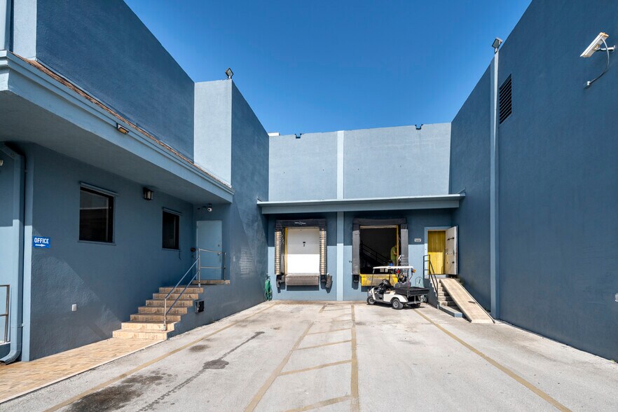 More Photos Of 6575 Nova Dr, Fort Lauderdale Warehouse For Sale