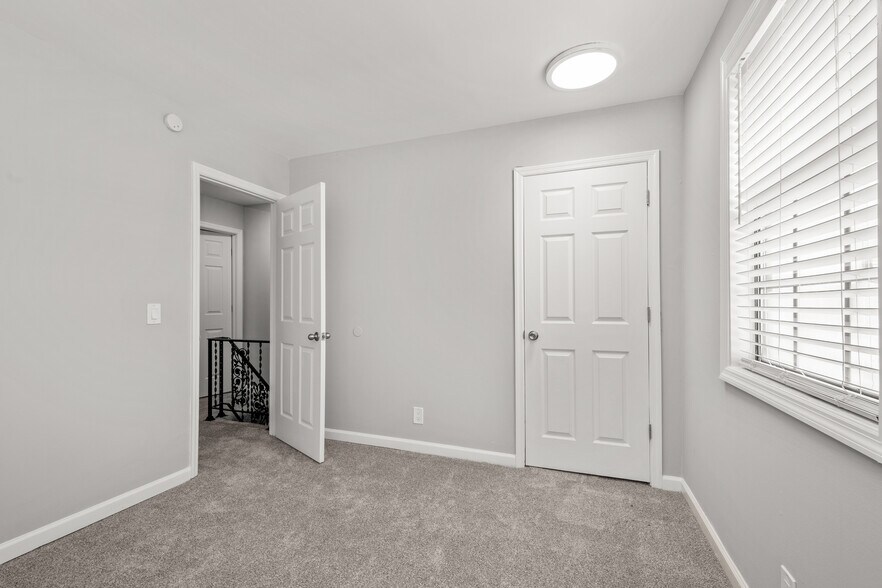 More Photos Of 324 Walton Ferry Rd, Hendersonville Apartments For Sale