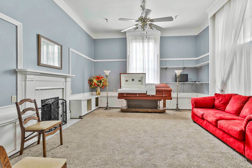 More Photos Of 605 Hill St, Lagrange General Retail For Sale