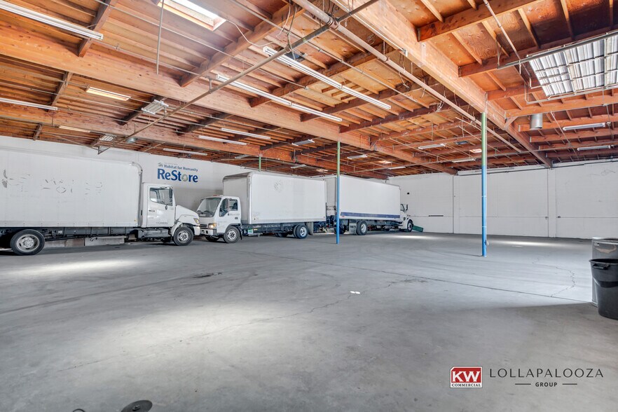 More Photos Of 400-410 S Irwindale Ave, Azusa Warehouse For Lease