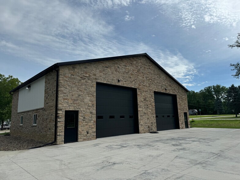 Primary Photo Of 540 N 3rd St, Polk City Warehouse For Sale