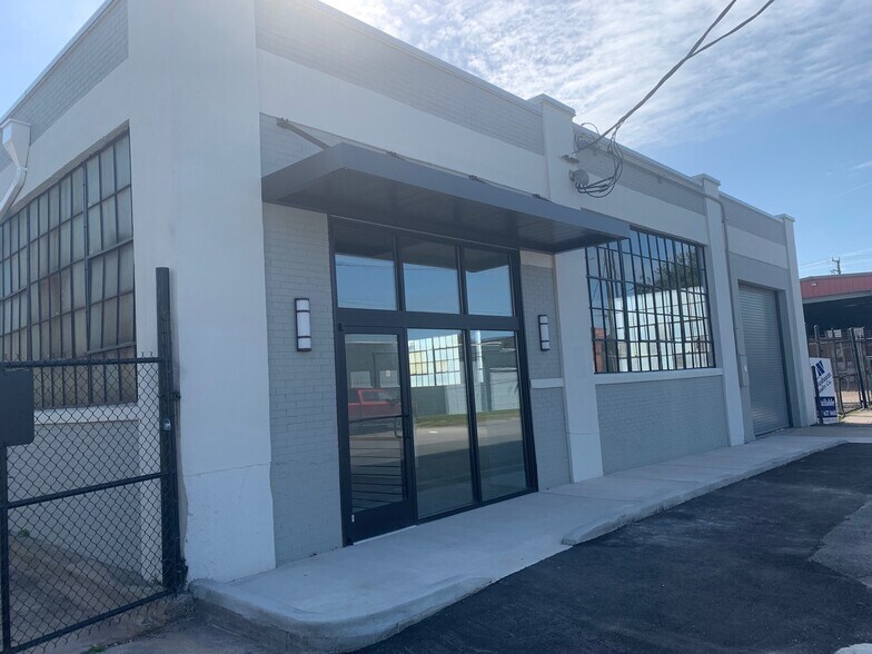 More Photos Of 860 W 44th St, Norfolk Warehouse For Lease