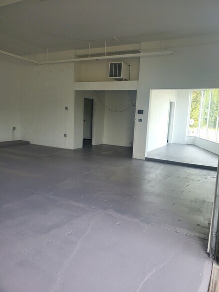 More Photos Of 2821 E Aurora Rd, Twinsburg Freestanding For Sale