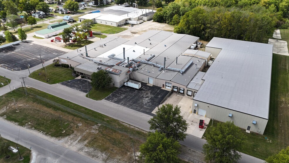 More Photos Of 1000 N Morton St, Portland Distribution For Sale