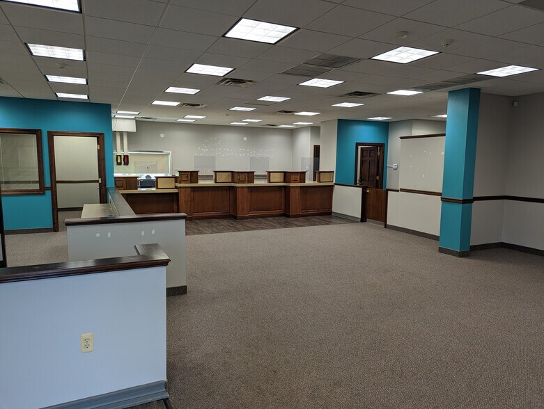 More Photos Of 136 Talmadge Rd, Edison Unknown For Lease