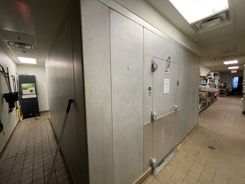 More Photos Of 4780 Cornell Rd, Cincinnati Movie Theatre For Sale