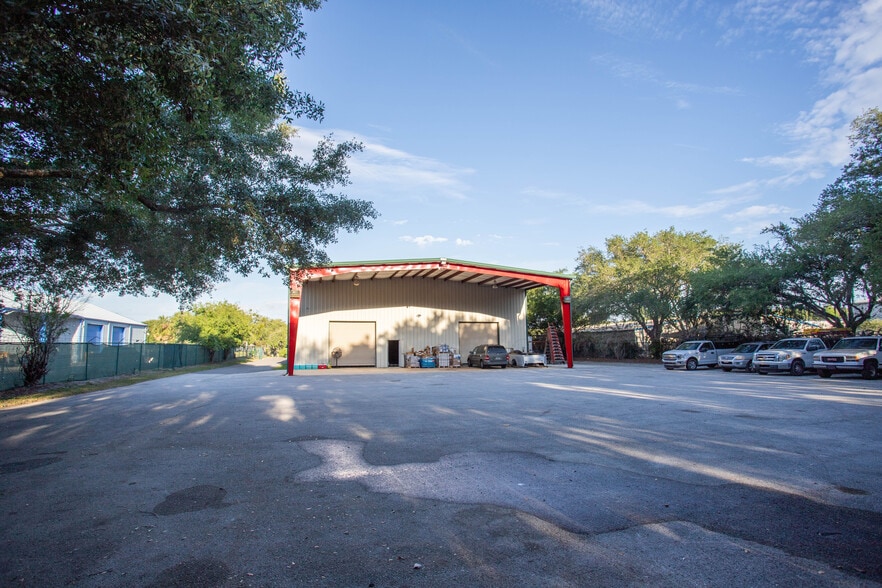 More Photos Of 1205 Crown Park Cir, Winter Garden Warehouse For Sale