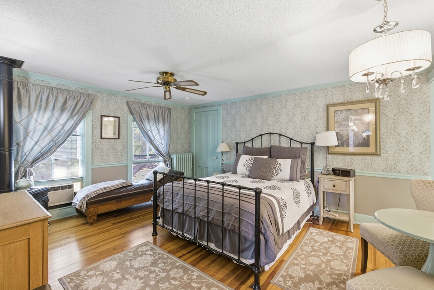 More Photos Of 1625 3rd Ave, Anoka Hospitality For Sale