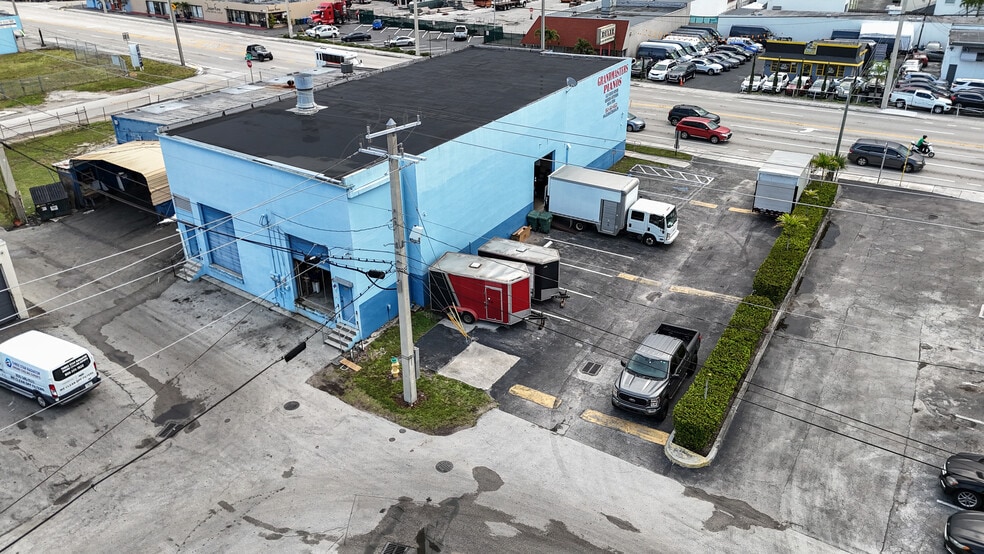 More Photos Of 4378 N Dixie Hwy, Oakland Park Warehouse For Sale