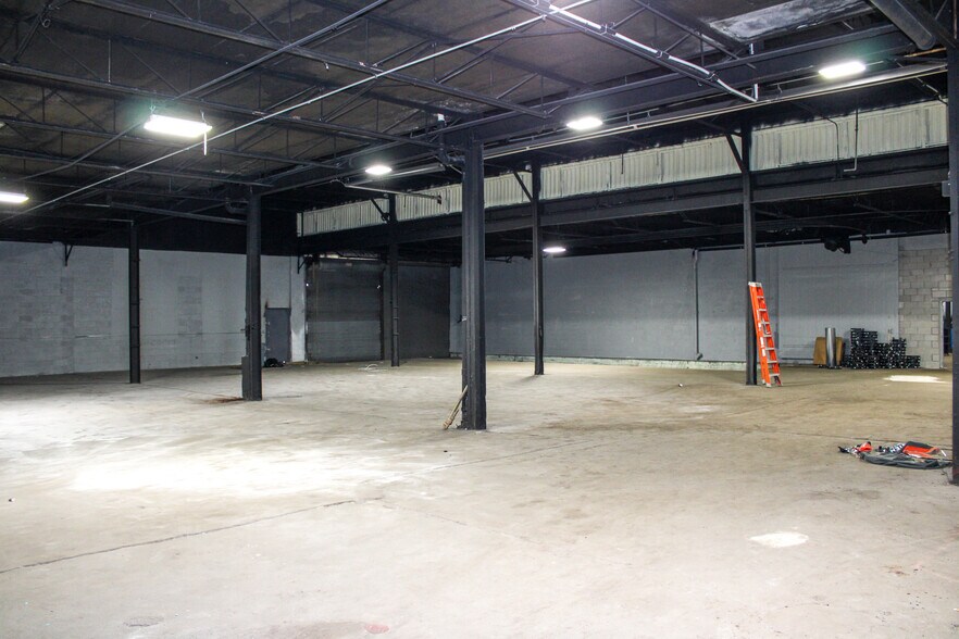 More Photos Of 5143 Bellevue St, Detroit Distribution For Sale