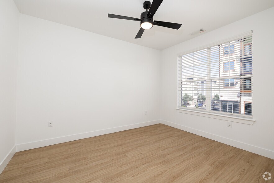 More Photos Of 2291 Mercantile St, Castle Rock Apartments For Lease