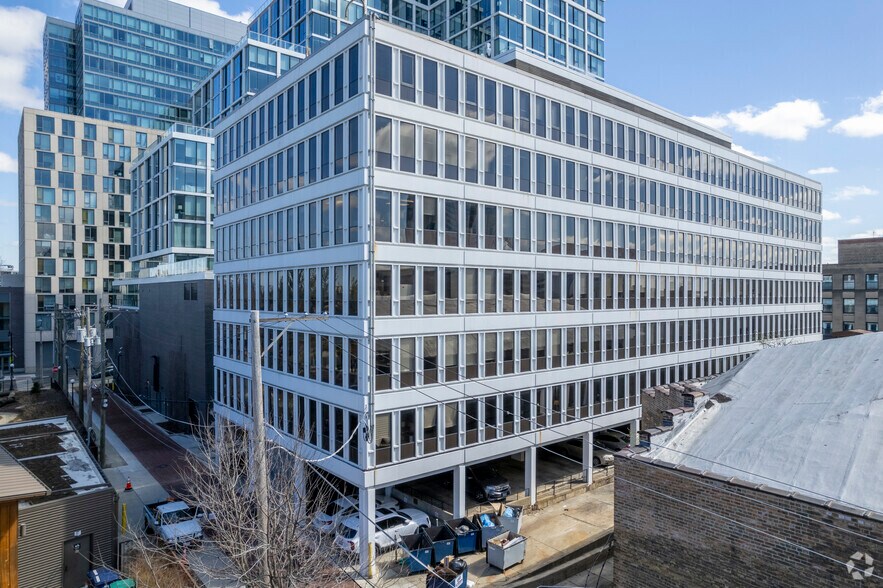 More Photos Of 1010 Lake St, Oak Park Office For Lease