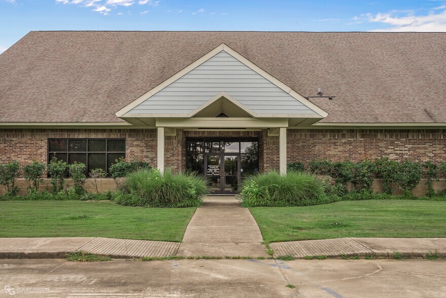 More Photos Of 10100 Woolworth Rd, Keithville Medical For Lease