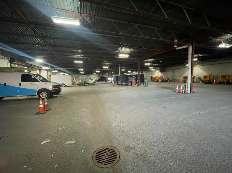 More Photos Of 24524 W 11 Mile Rd, Southfield Warehouse For Sale