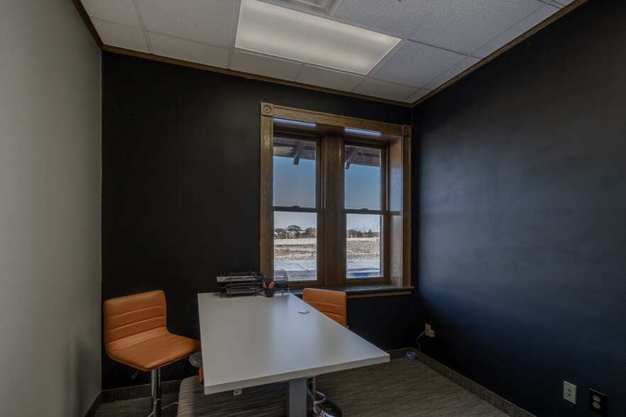 More Photos Of 112-142 S Riverfront Dr, Mankato Office For Lease