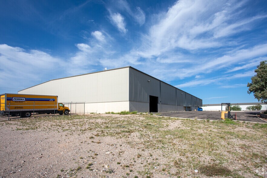 More Photos Of 6630 S Memorial Pl, Tucson Warehouse For Lease