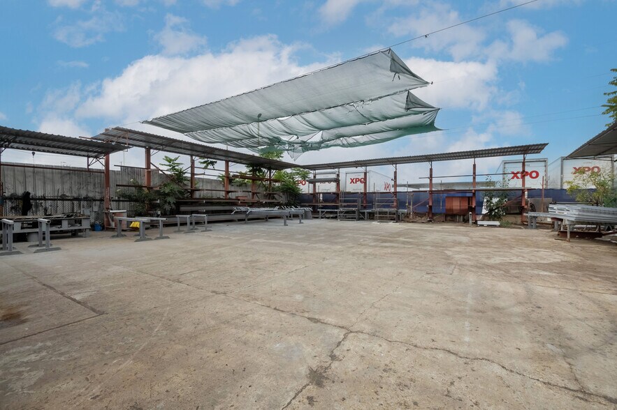 More Photos Of 9900 San Fernando Rd, Pacoima Warehouse For Sale