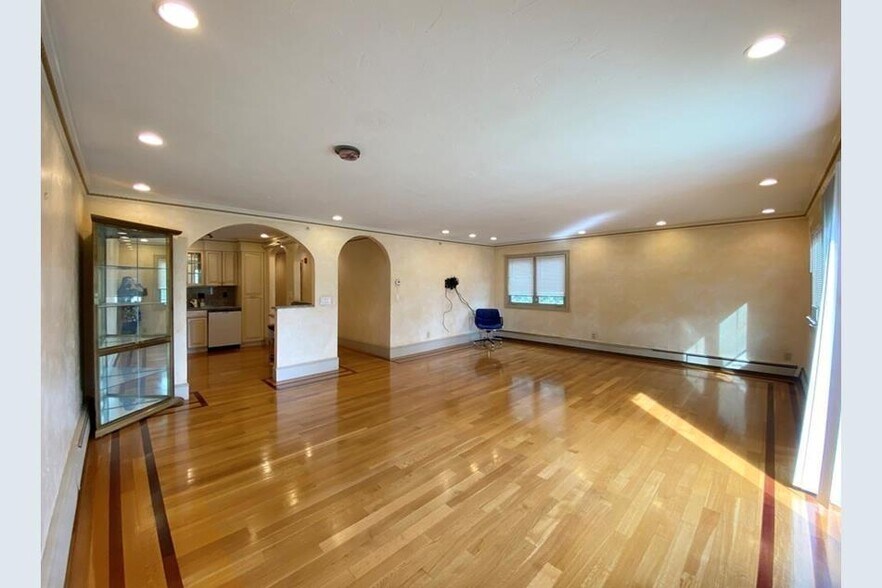 More Photos Of 1002 Beacon St, Brookline Storefront Retail Residential For Sale