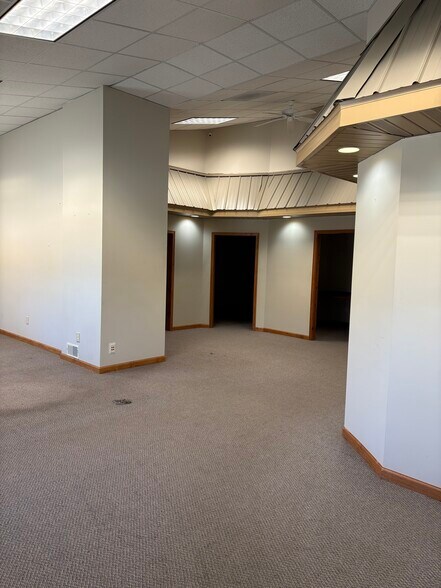 More Photos Of 6256 34th Ave NW, Rochester Warehouse For Sale