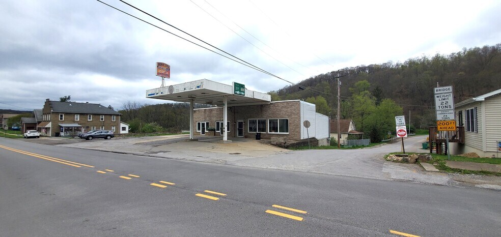 More Photos Of 163 Main St, Bruin Freestanding For Sale