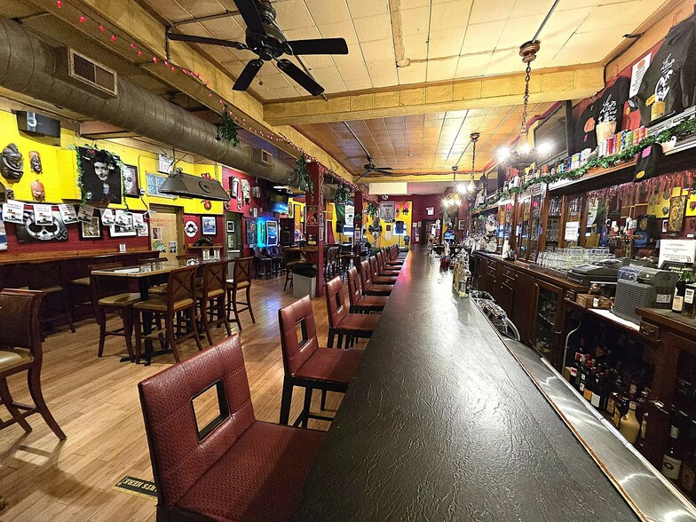 More Photos Of 3058 W Irving Park Rd, Chicago Storefront Retail Residential For Lease