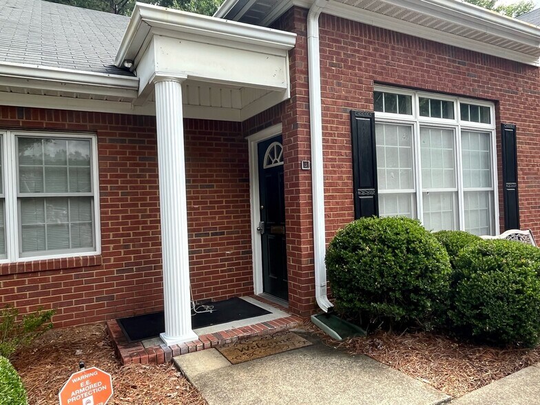 More Photos Of 500 Sun Valley Dr, Roswell Office For Sale