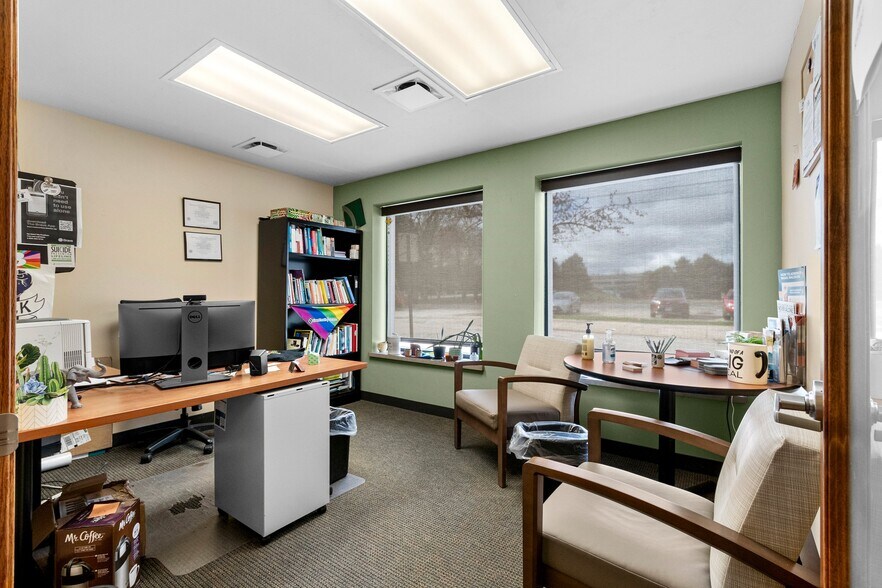 More Photos Of 445 S Adams St, Green Bay Office For Lease