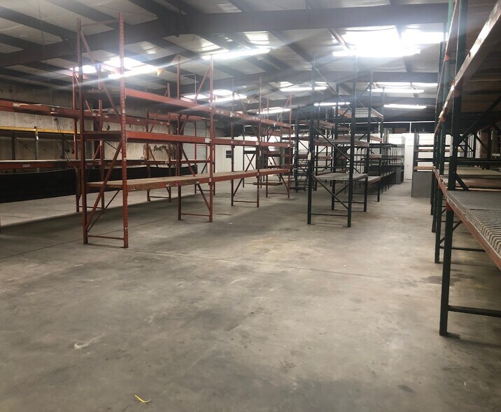 More Photos Of 489 Southgate Rd, Dothan Warehouse For Lease
