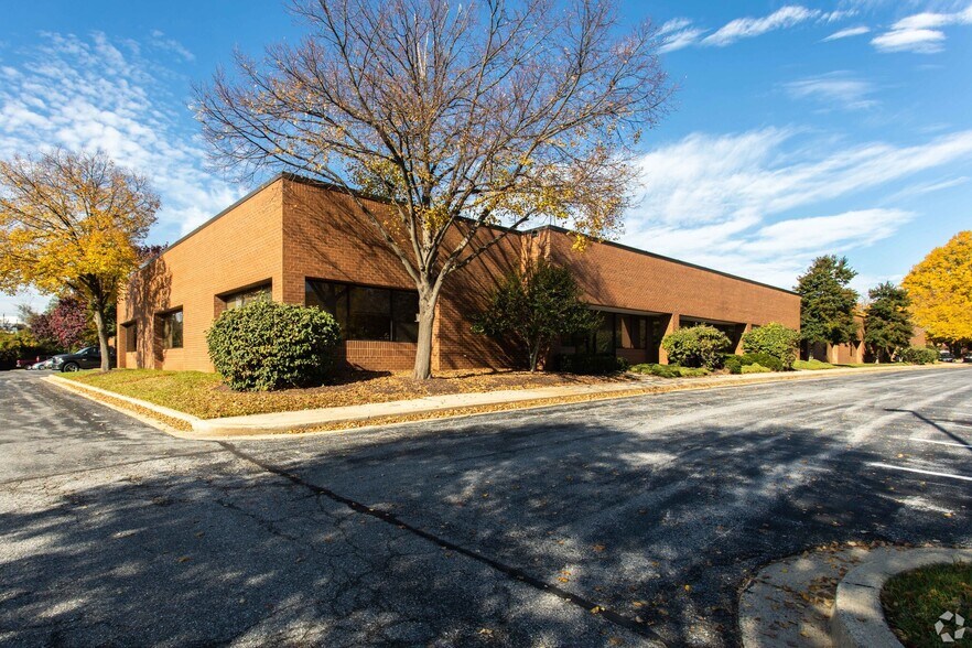 More Photos Of 7610-7616 Standish Pl, Rockville Flex For Lease